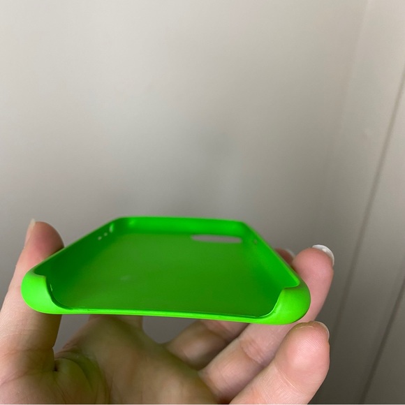 PRINCESS POLLY The Classic IPhone 11 Case Neon Green - Picture 6 of 9